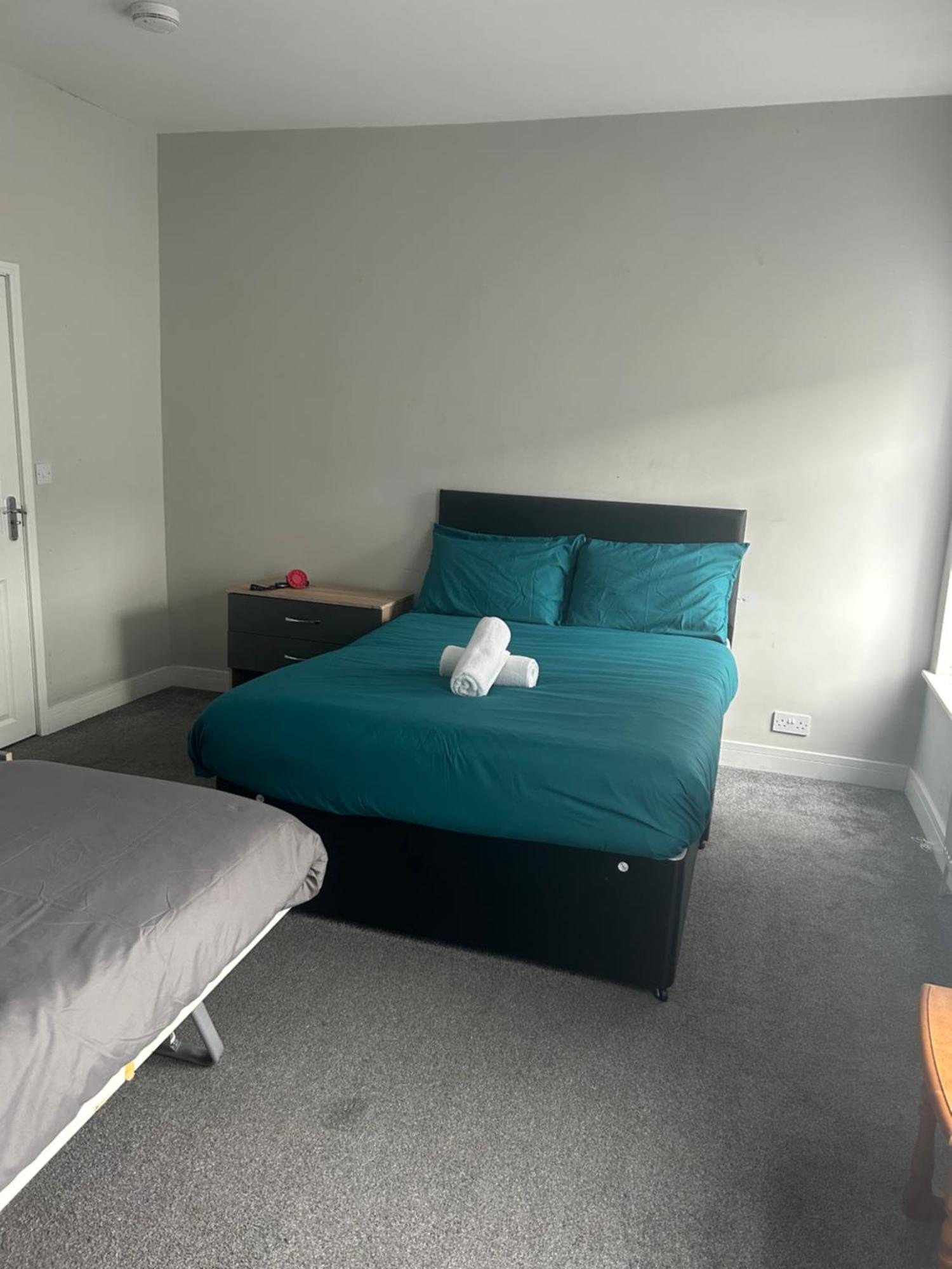 Brunswick Place Xxx Stoke-on-Trent Ngoại thất bức ảnh